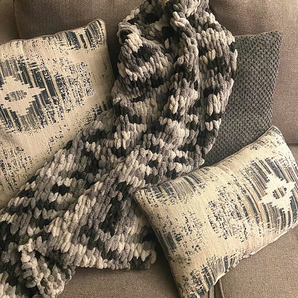 Grey Ombré Chunky Knit Throw Blanket Grey/Black/White Cozy Knitted Blanket